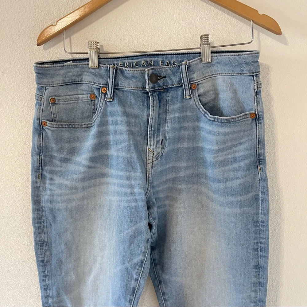 American Eagle Outfitters Athletic Airflex+ Light Wash 31x30
